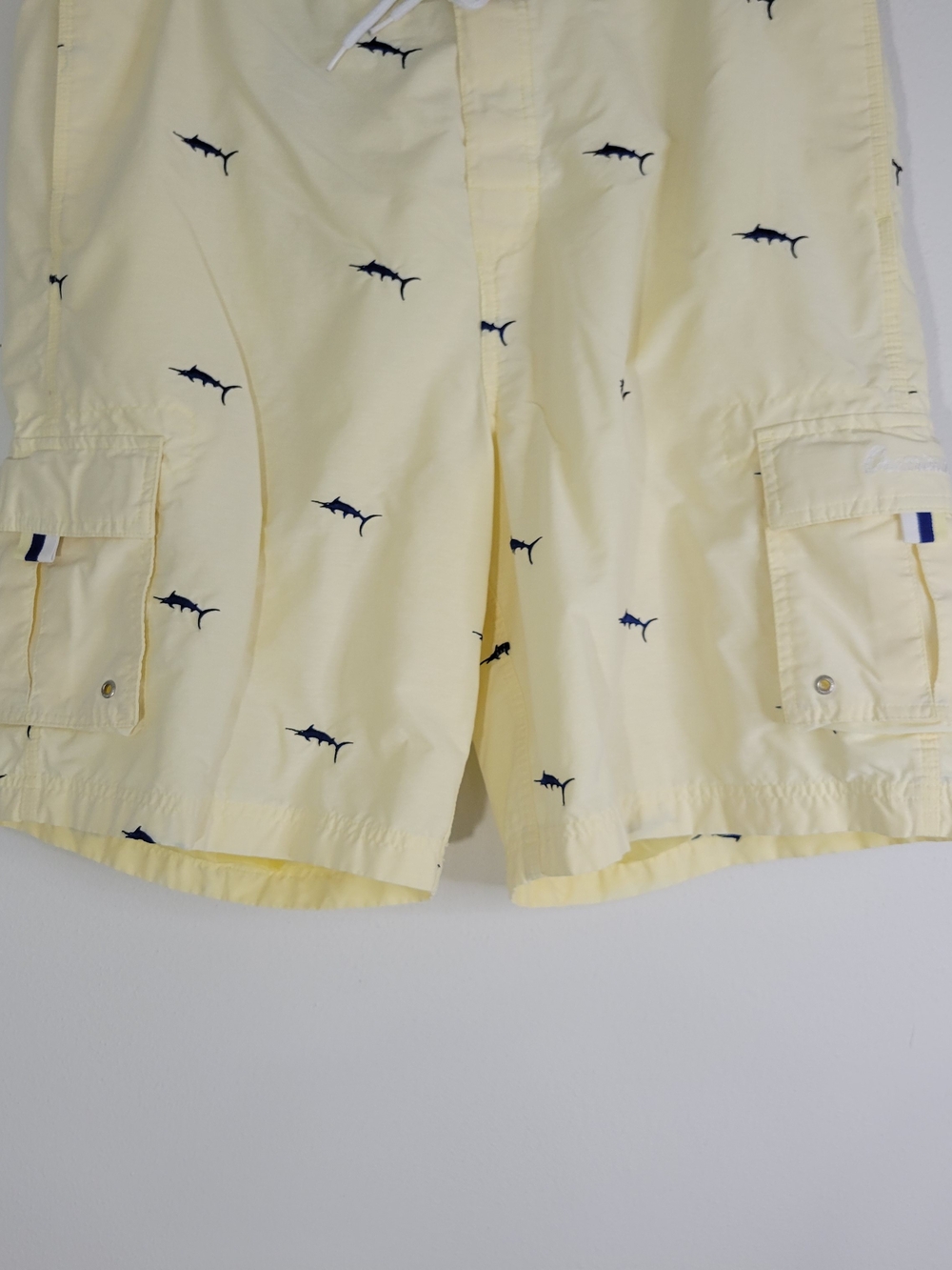 CREMIEUX Men's Size L/G Yellow Embroidered Shark Cargo Swim Shorts. - Picture 5 of 9